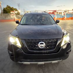 2019 Nissan pathfinder Rock Creek edition