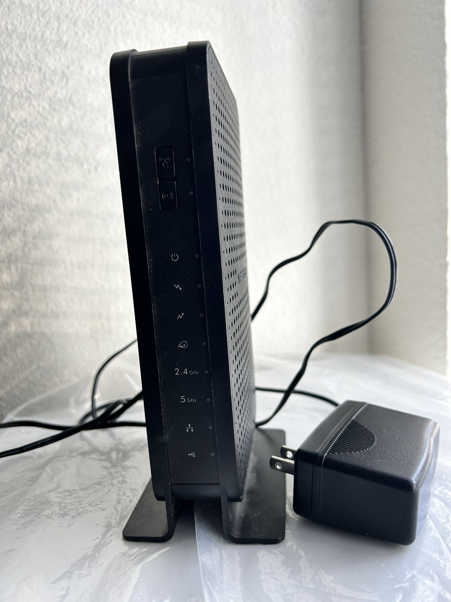 NETGEAR Wifi Cable Modem Router for Sale 