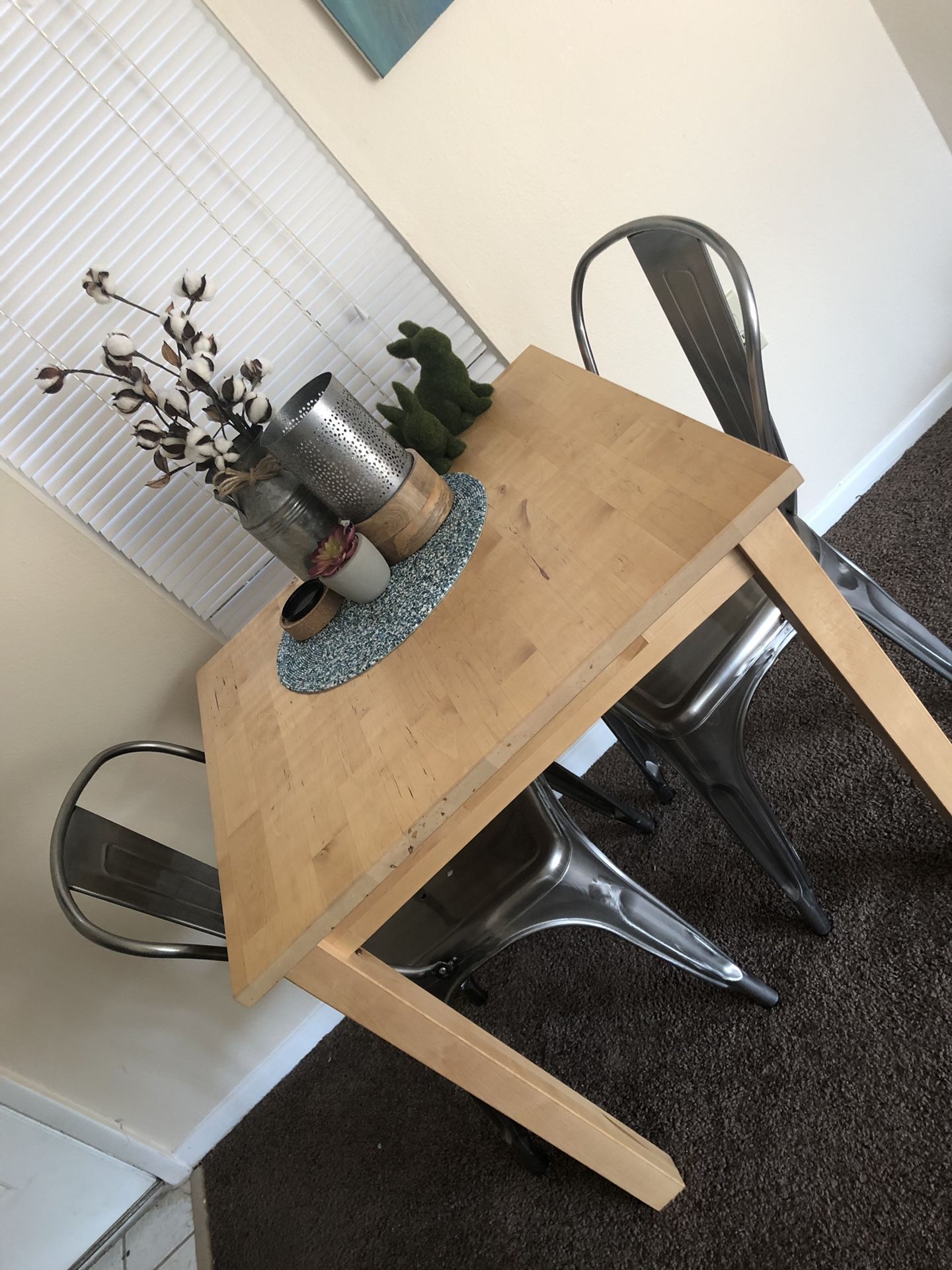rare used. Wood table with metal chairs brand new