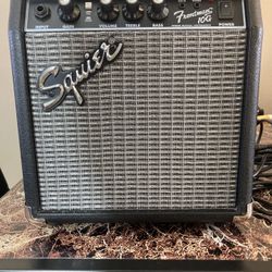 28 Watt Instrument Amp - Frontman 10G Squier - W/ Cables