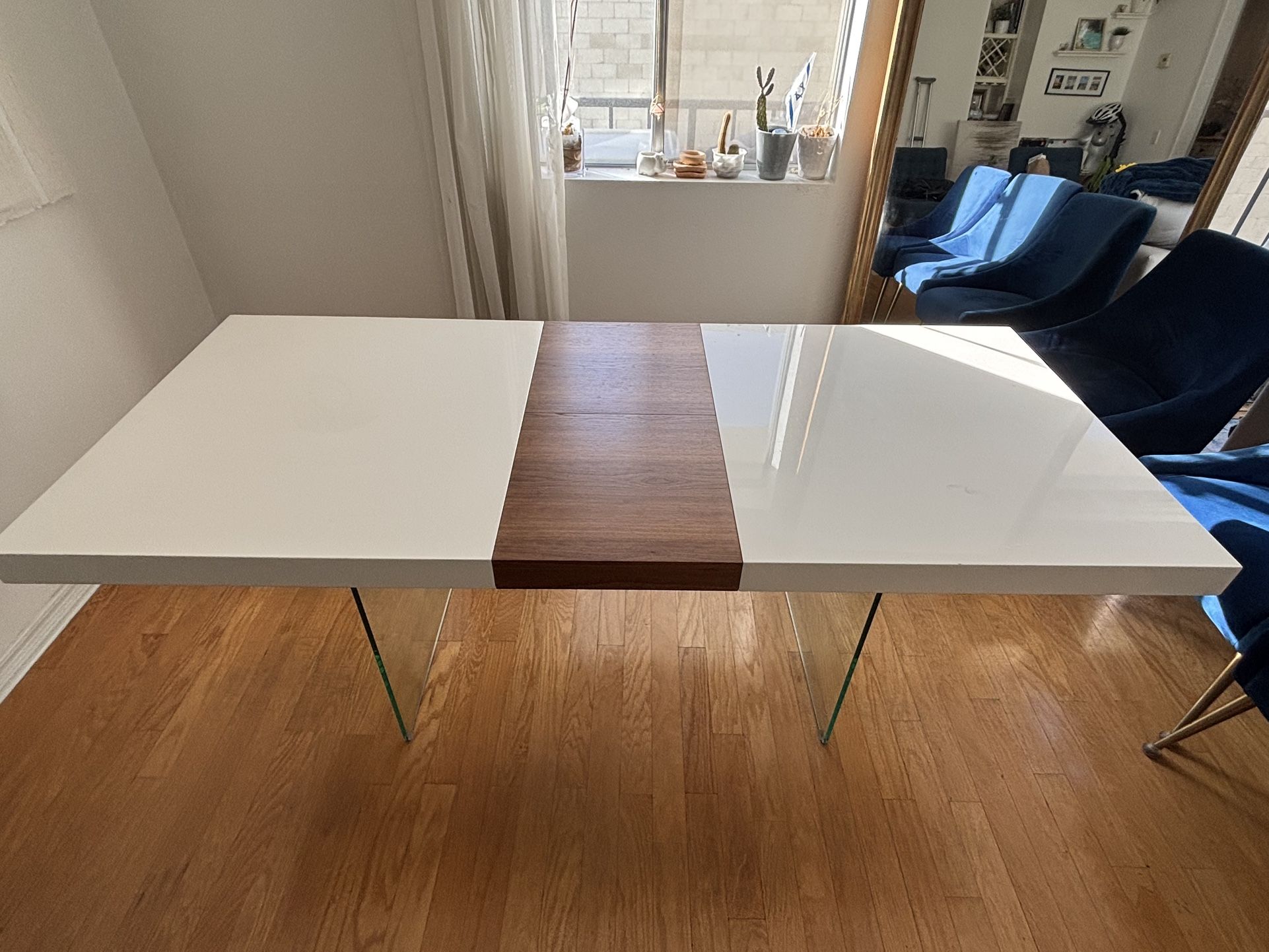 Expandable Dining Table