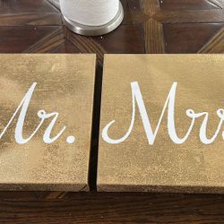 Mr&Mrs Wall Decor
