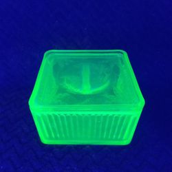 Uranium, Green Vaseline (Radioactive Glass) Jar With Lid