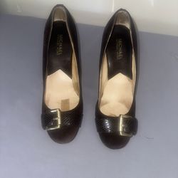 Elegant Michael Kors Chocolate Brown Suede Leather Womens Shoes Size 8. 