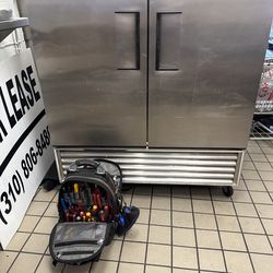 Restaurant refrigerator freezer ice machine work
