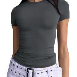 NEW IN POLY BAG  Basic T-Shirts Gray Size Small Scoop Neck Short Sleeve Crop Tops Cute Summer Tops Slim Fit Tees Y2k Clothing