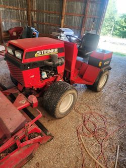 Steiner 1995 stiener 525, 72 " finish deck, 60" finish deck,an 68" rough cut deck