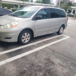 2006 TOYOTA SIENNA LE RELIABLE!!!