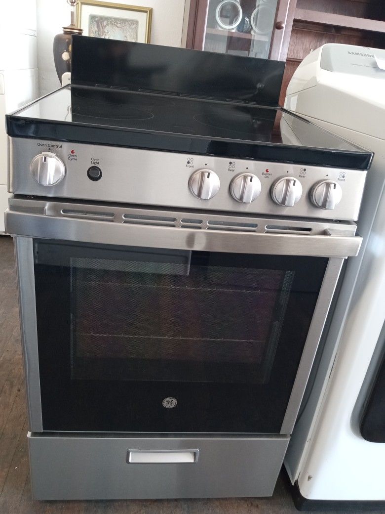 GE Electric 24" Stove