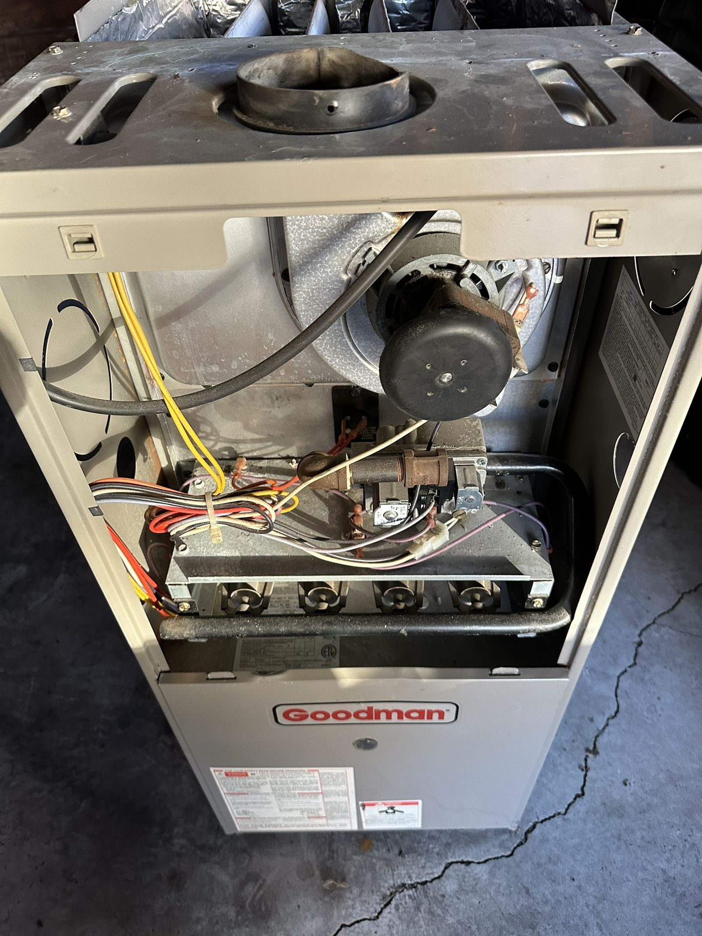 Goodman 100,000BTU Furnace 4 Burner