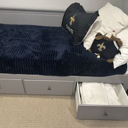IKEA Hemnes Trundle Bed & Mattresses 