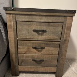 Nightstand 