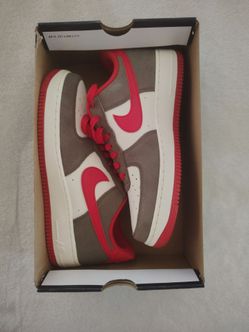 Nike Air Force 1 '07 LV8 'Baroque Brown University Red'