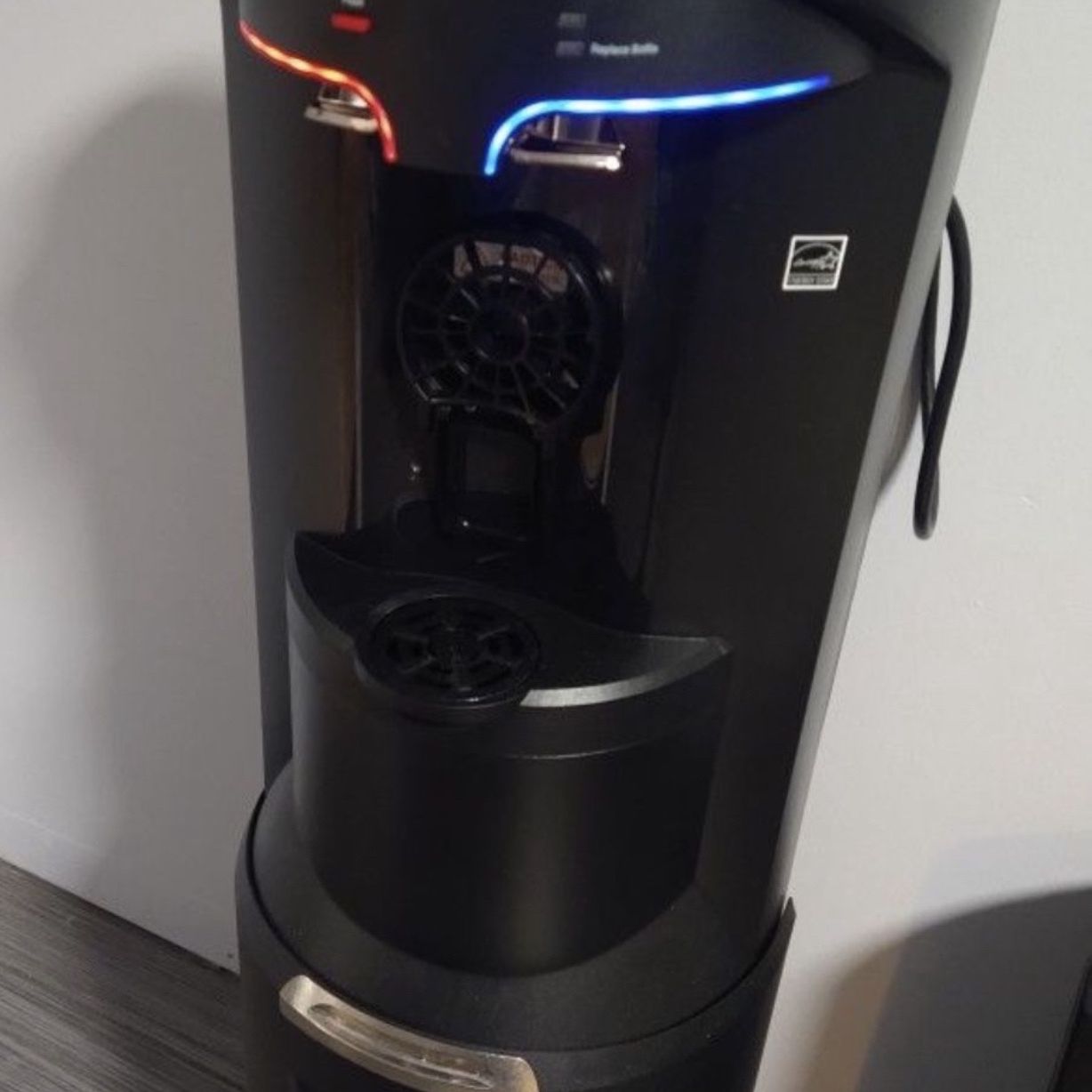 Aqua Barista Water Dispenser Hot & Cold With Coffee Maker for Sale in City  Of Industry, CA - OfferUp