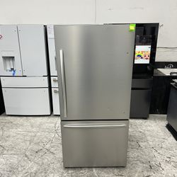 Mora 32 inch-width bottom freezer refrigerator with ice maker MRB221N6BSE