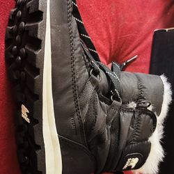Sorel Whitney Short Lace 8.5 Women’s  Winter 🥶 boots