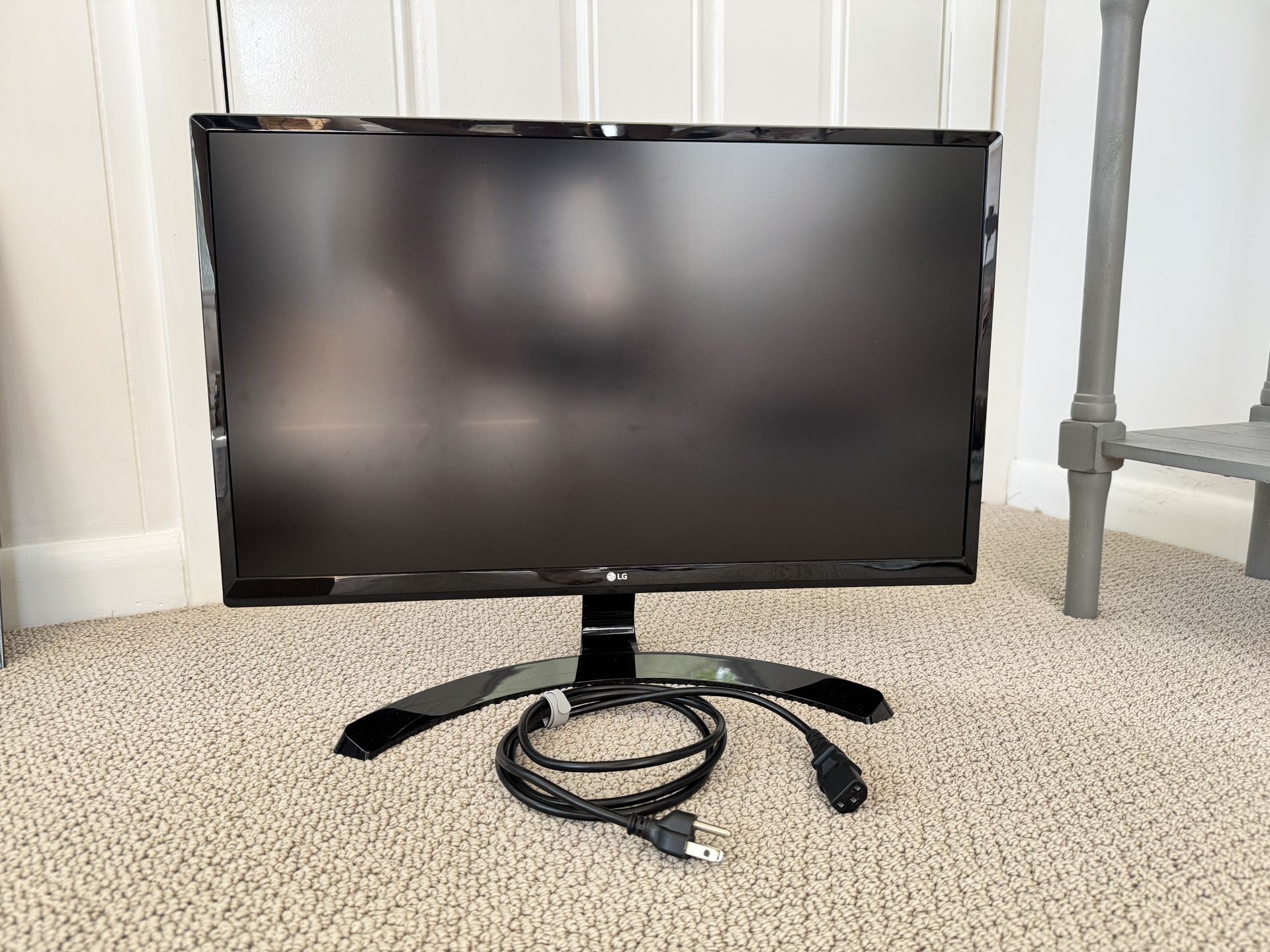LG 24” 4k Monitor 