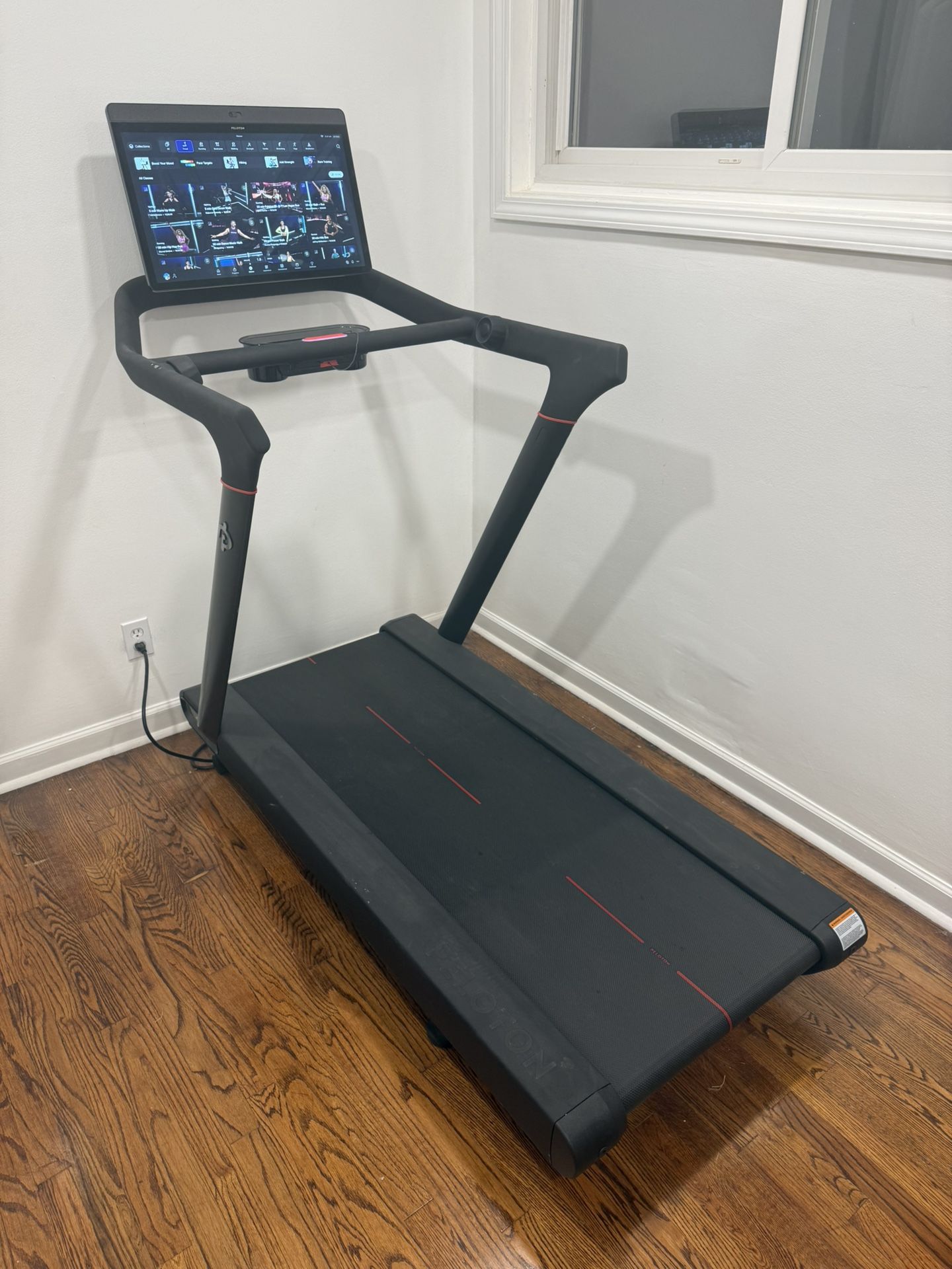 Peloton Tread – Works Perfectly