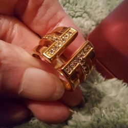 Art Deco Style Ring  *  NEW  *  CZ Gold Tone *  Comes With Pouch