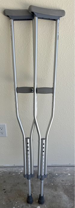 Crutches 5’2” to 5’10”