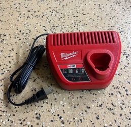 Milwaukee M12 Lithium-ion Battery Charger