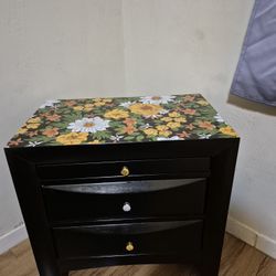 End Table/ Bedside Table
