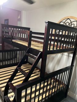 Bunk bed full an twin