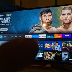 Selling 38" Inch Insignia TV No Remote 