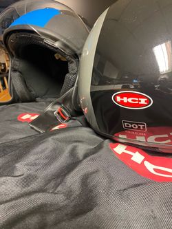 HCI. 16 DOT Fiberglass Helmets