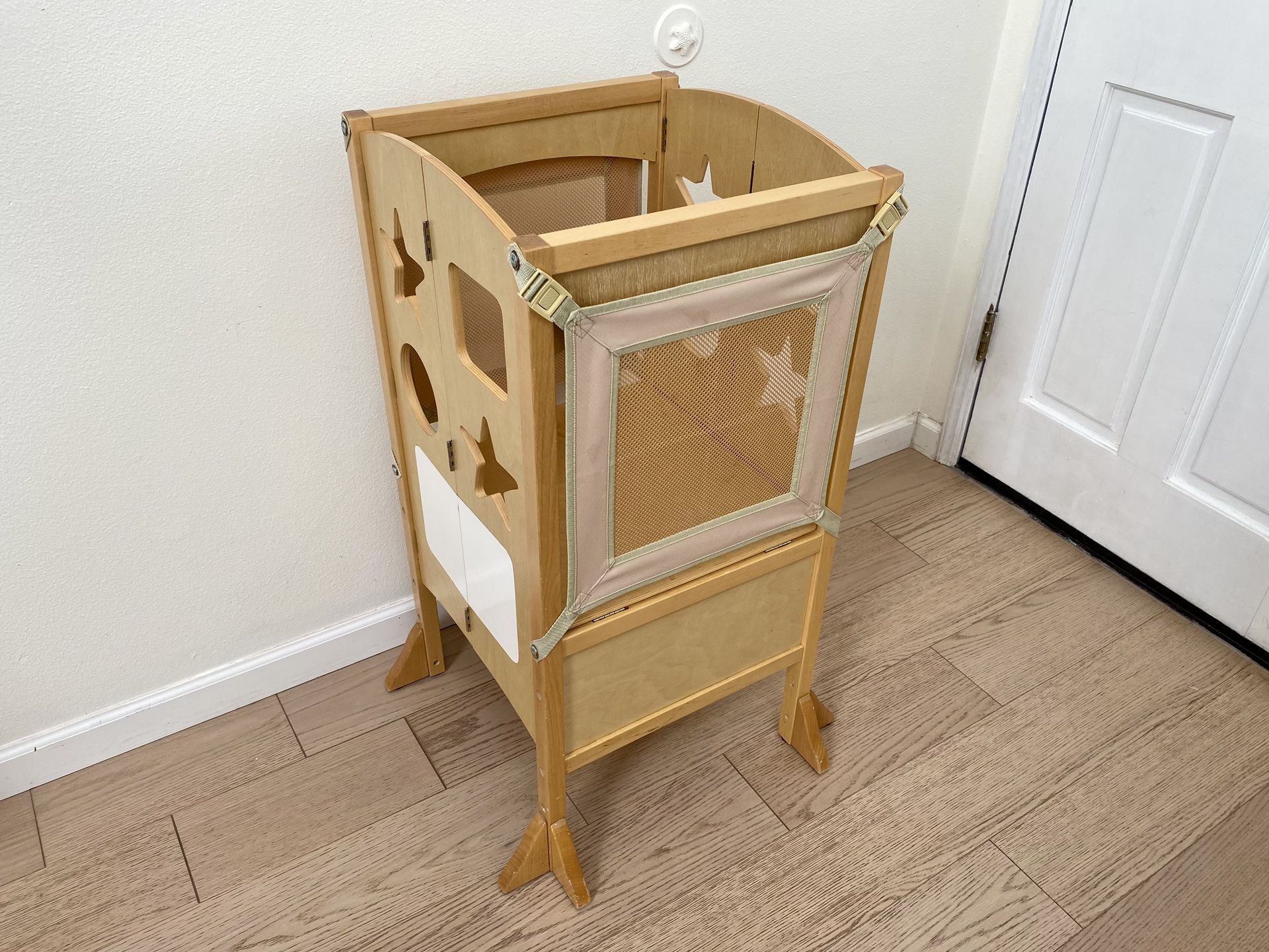 Guidecraft Classic Kitchen Helper Toddler Tower