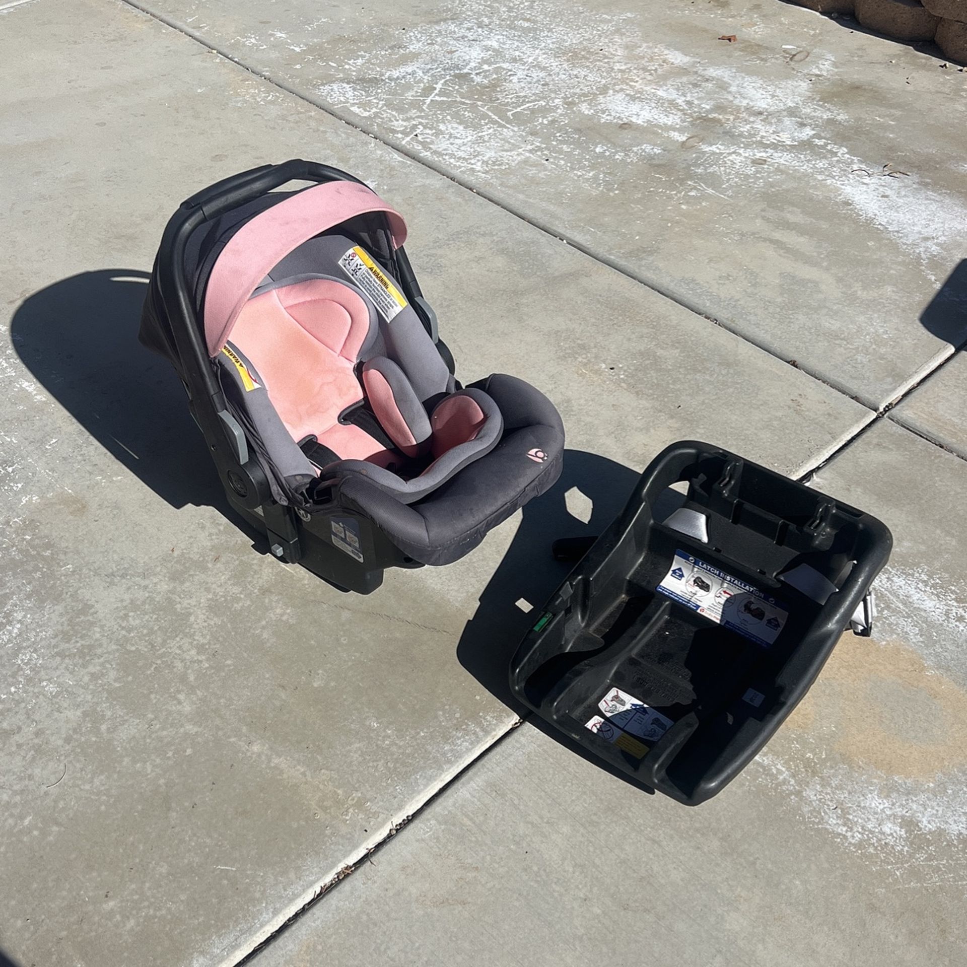 Baby Trend Car seat And Base 