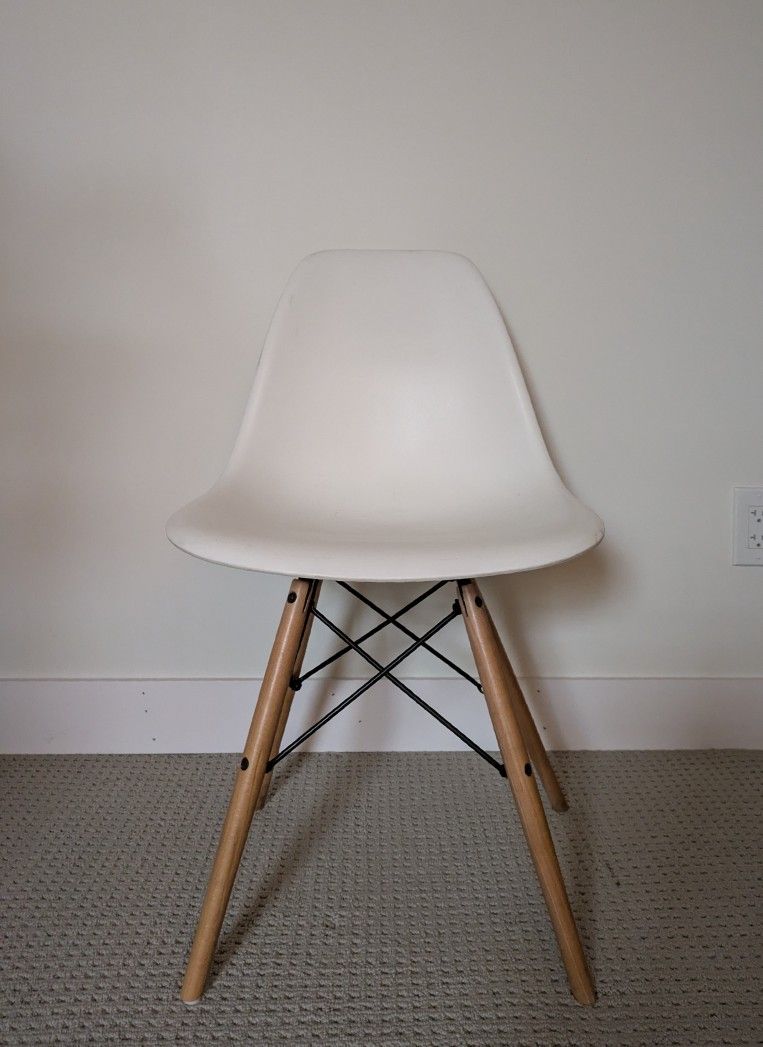 $15 Mid century chair white
