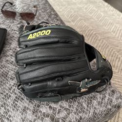 A2000 baseball glove 