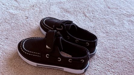 Boy shoes size 4