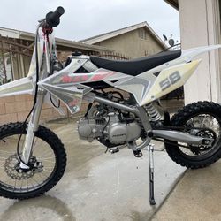 Brand New 125cc Dirtbike 