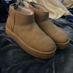 American Eagle boots
