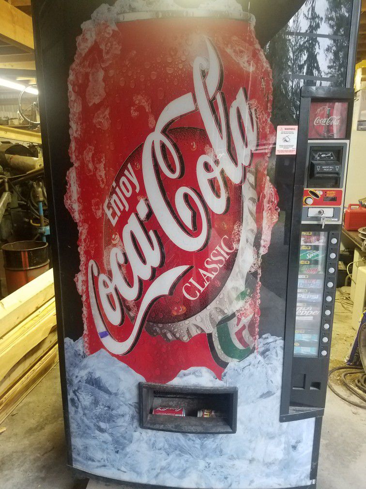 Coca-Cola POP MACHINE