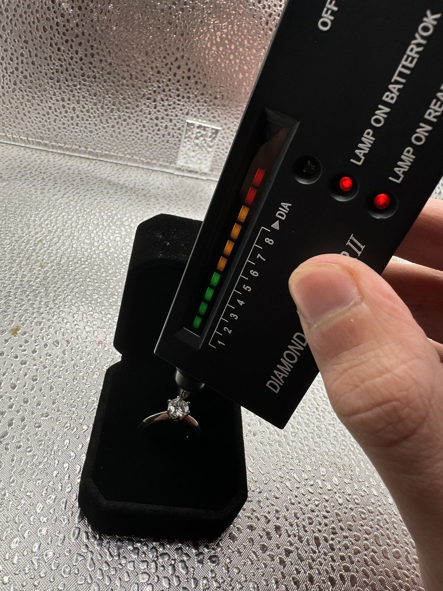 VVS1 Engagement ring