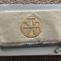 Tory Burch Zip Continental Gold Leather Crinkle Wallet. Brand New. In Hand.