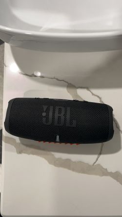 JBL SPEAKER BEST OFFER TAKES It 