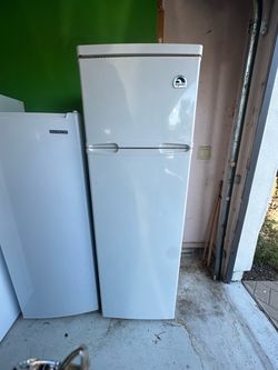 Fridge/freezer and freezer