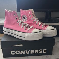 Pink Play Form Converse