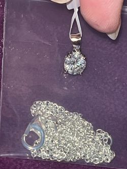 New Moissanite 0.8 carat .925 Necklace