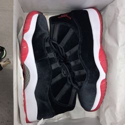 Jordan 11 Retros Velvet Red