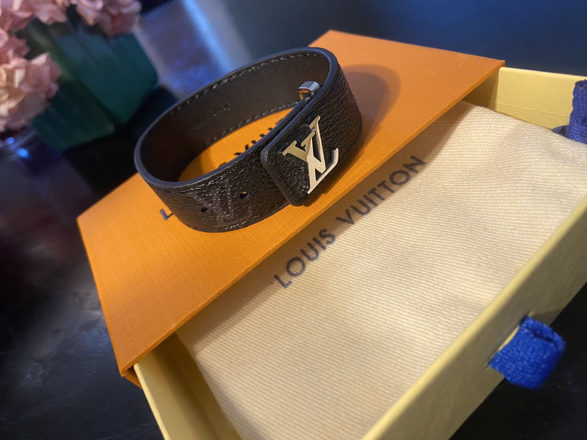 Lv Bracelet 