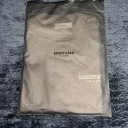 Essentials Shirt Size Small 