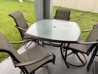 Patio Table And 4 Chairs