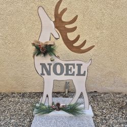 Reindeer Sculpture Noel 