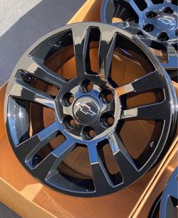 18” Chevy Silverado 1500 factory wheels rims gloss black new Tahoe