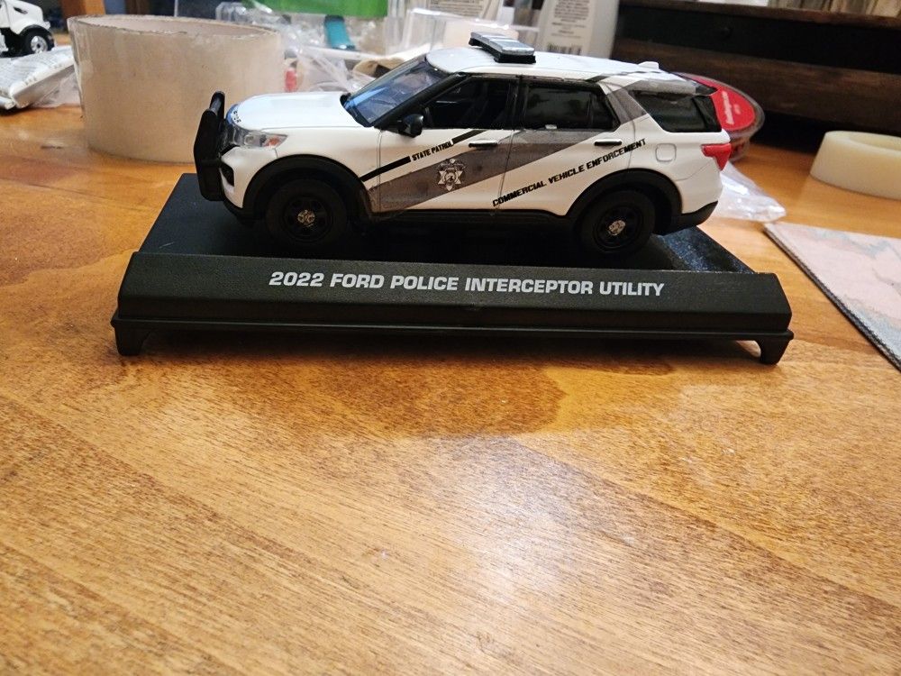 Washington state patrol Comercial Vehicle Enforcement Ford Interceptor 2022 1/43 scale custom can change the plate/ badge number